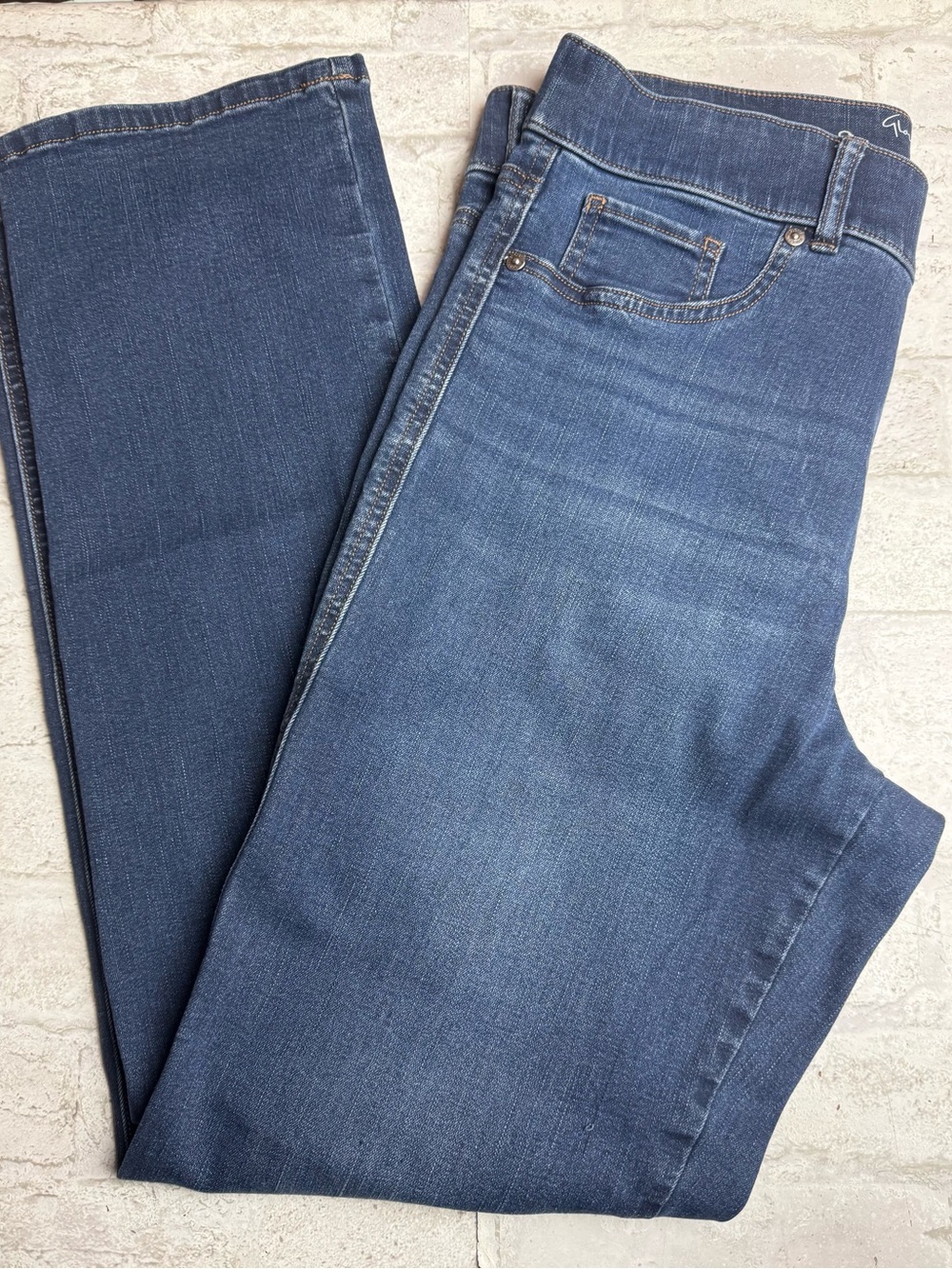 Gloria Vanderbilt Shape Effect  High Rise Straight Leg Jeans Pull-On EUC 10 😍